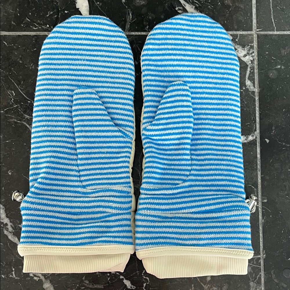 LULULEMON Cream Quilted mittens with Blue and white stripes on palms - Picture 2 of 5